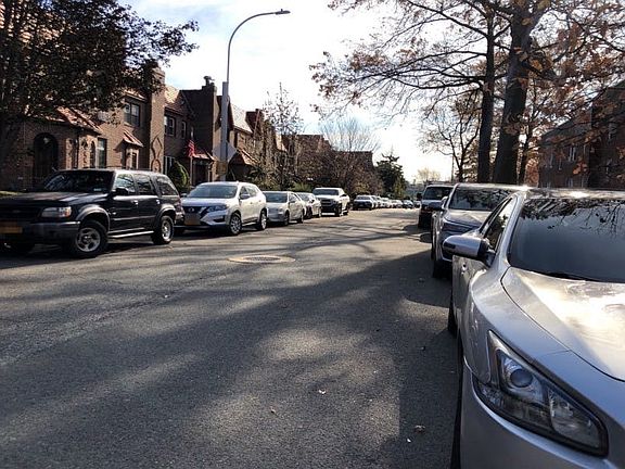 4th image of 28-05 172nd St