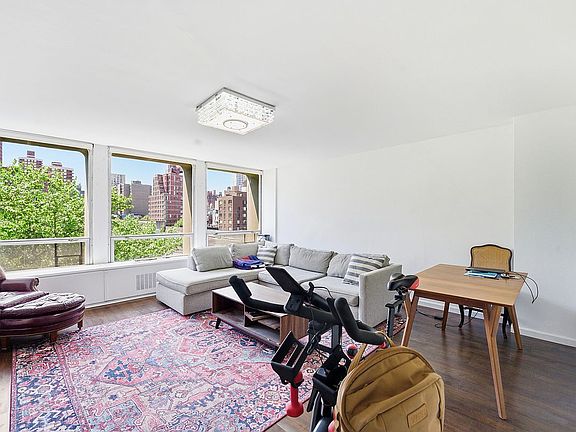 2nd image of 300 E 33rd St APT 6N