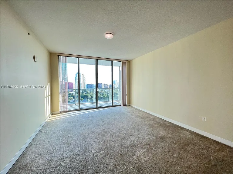 79 SW 12th St #1502 — Photo 11