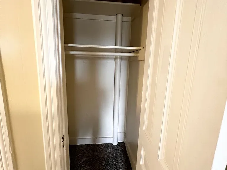 698 E Main St — Photo 5