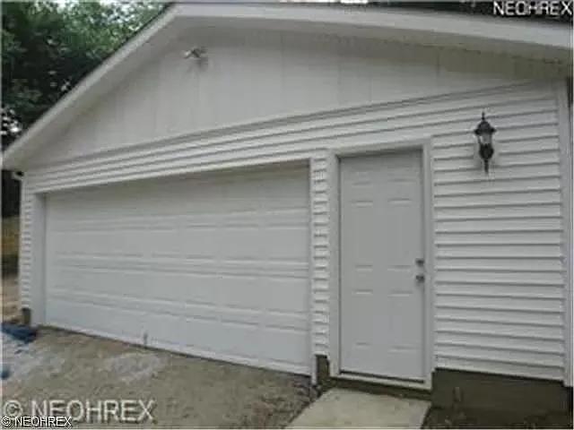 309 N Thomas Rd — Photo 3