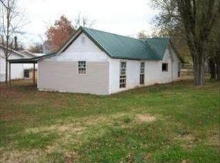 416 W 4th St, Grove, OK 74344