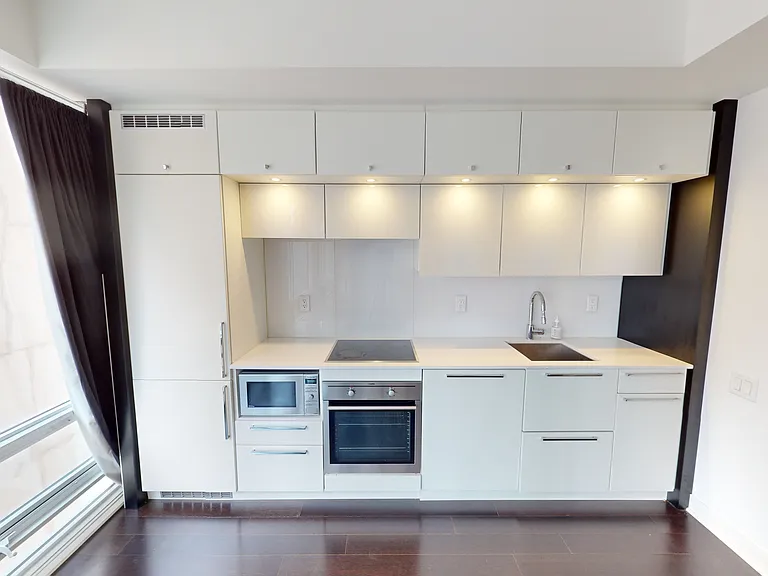 15 Grenville St #1204 — Photo 5