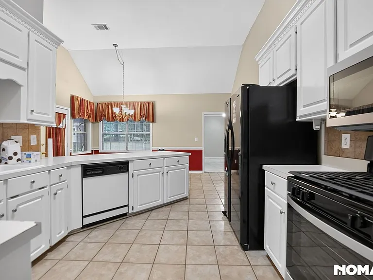 312 Wildwood Blvd — Photo 2