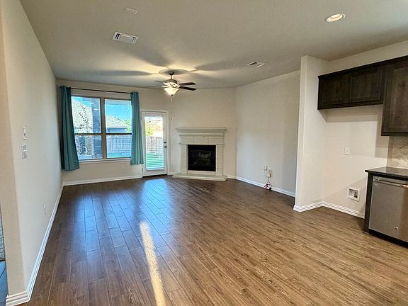 4th image of 4101 Presidio Ln