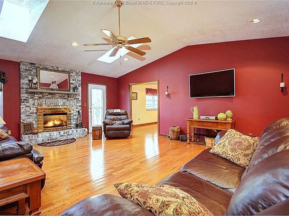 5th image of 7 Cottonwood Dr
