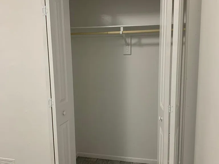 37 University Dr — Photo 10