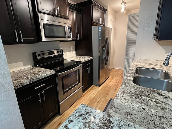 4th image of 2035 S Elm St Unit 216