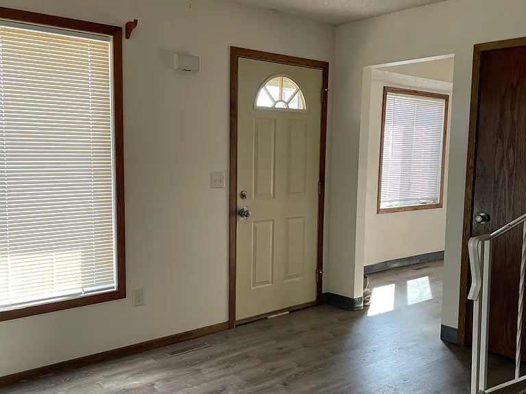 14223 Hayes Rd — Photo 2