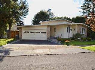 10 Coolidge Rd, Amsterdam, NY 12010