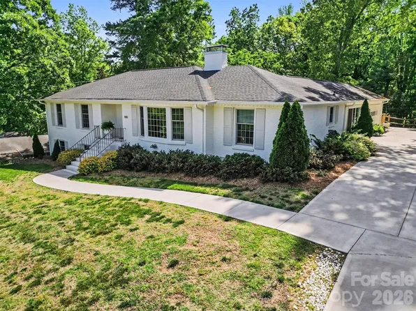 7010 Terrace Dr, Charlotte, NC 28211