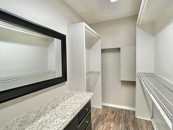 5th image of 184 Old Park Ave APT 2