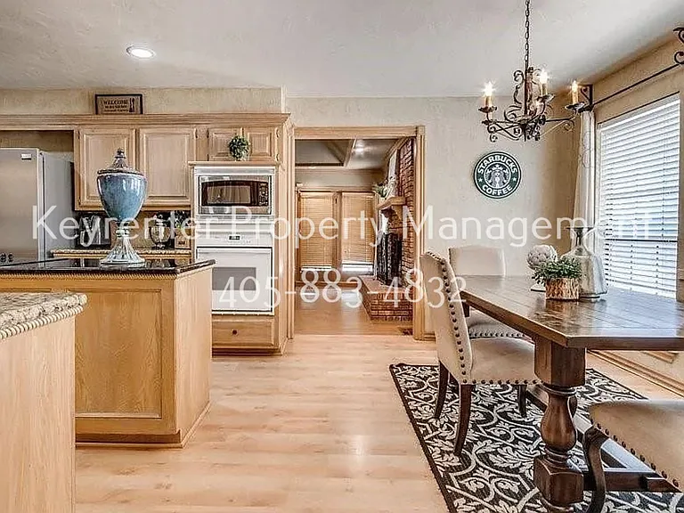 1408 Fox View Ct — Photo 10