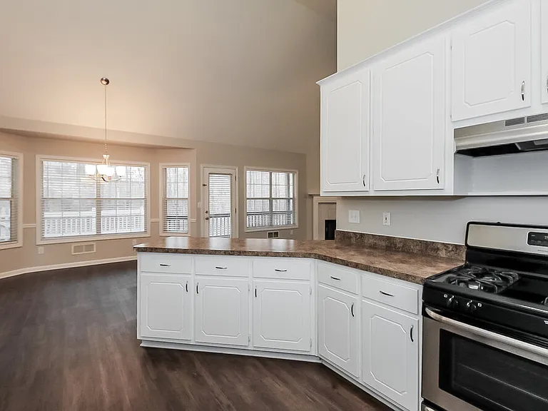 128 Alexander Dr — Photo 10
