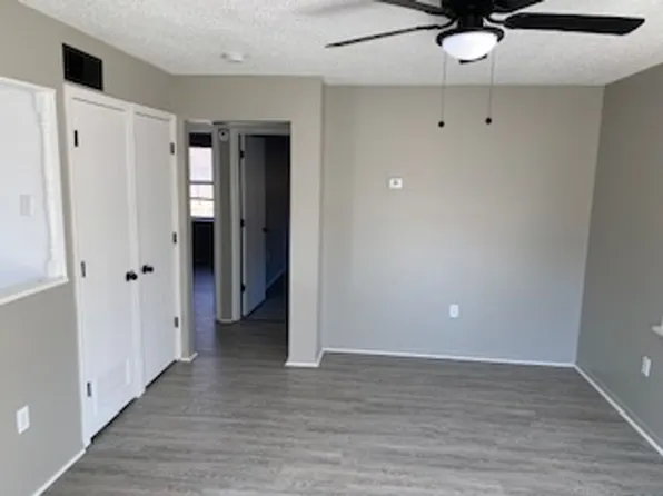 Hillsboro, 906 E D St #10, Hillsboro, KS 67063