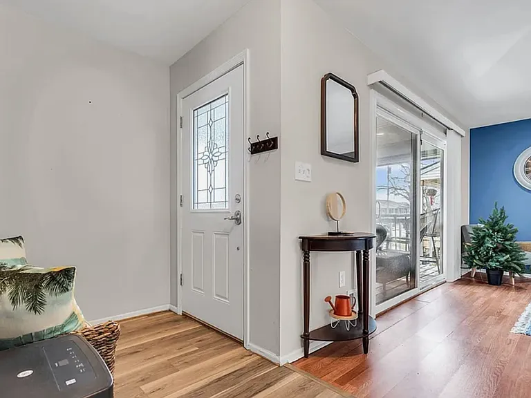 658 Driftwood Pl — Photo 2