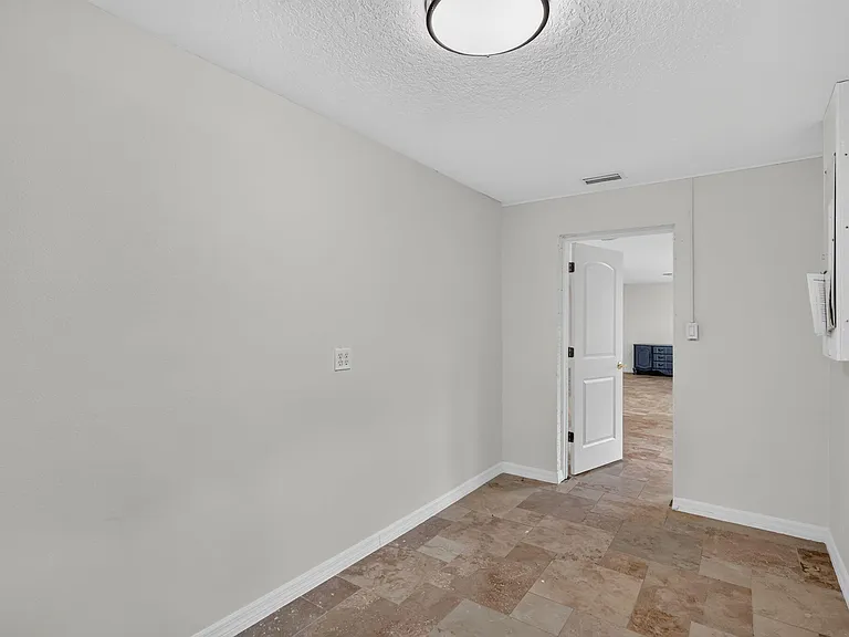1125 41st Ave — Photo 34