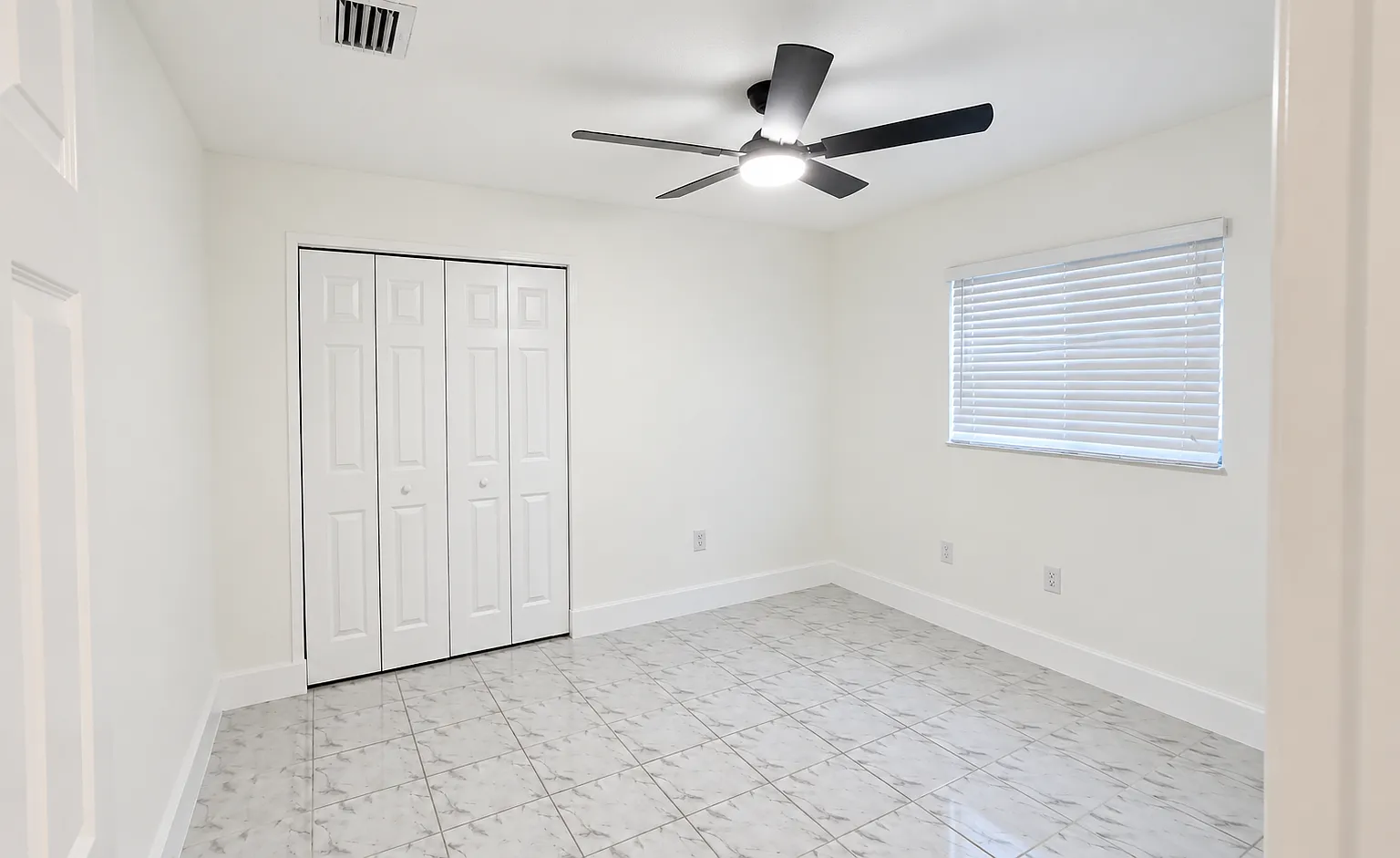 3 bed, 1170 sqft, $3,400 — Photo 3