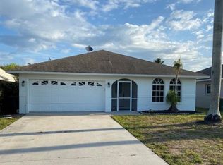 761 93rd Ave N, Naples, FL 34108