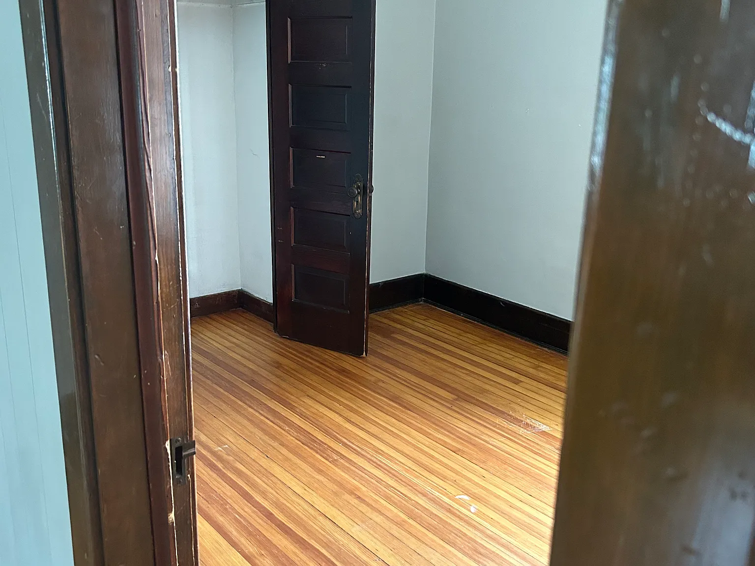 438 B St — Photo 2