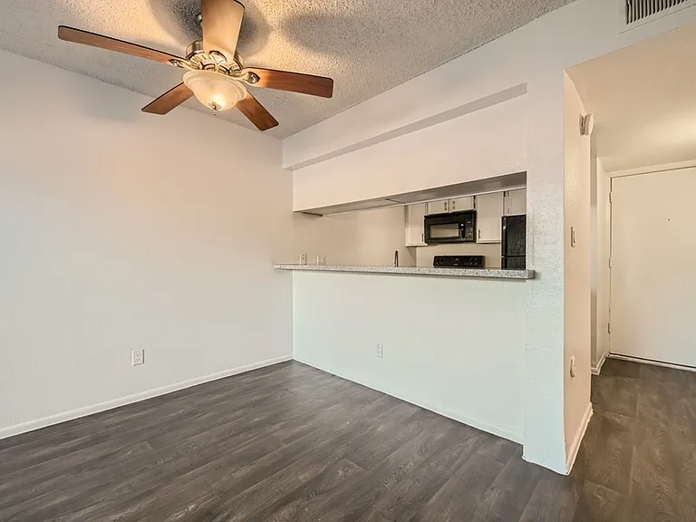 1325 W Guadalupe Rd — Photo 26