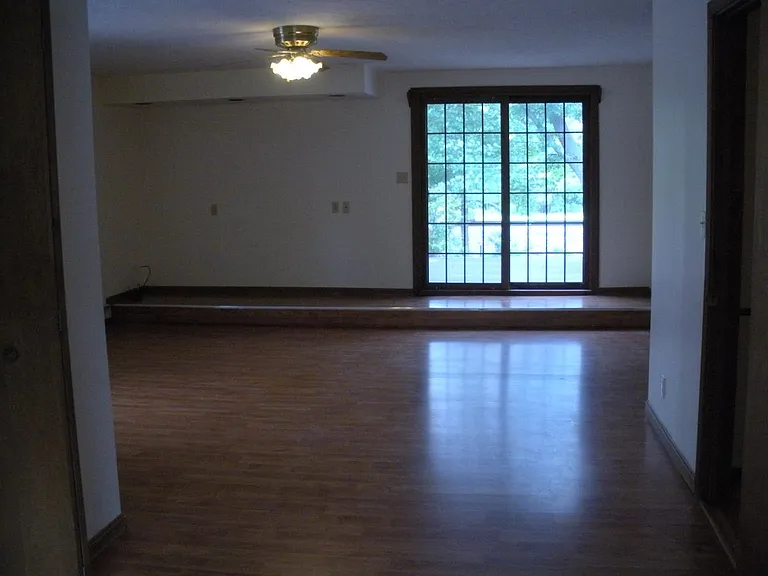 27901 Knickerbocker Rd — Photo 5