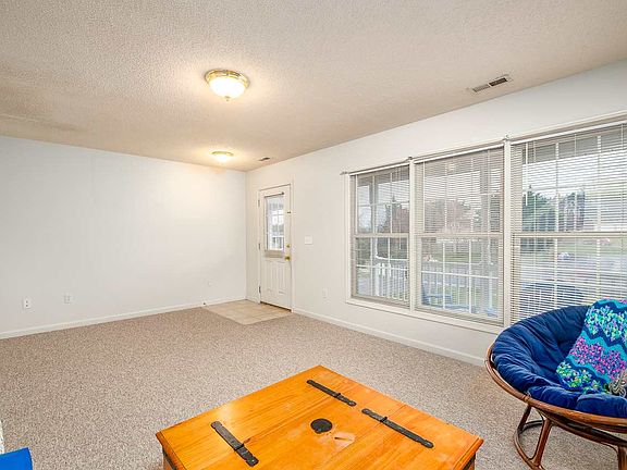 3rd image of 1377 Goldfinch Cir