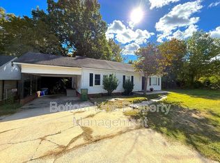 629 Tuckaseege Rd, Mount Holly, NC 28120