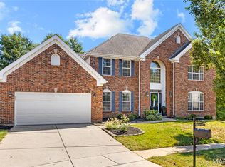1015 Nooning Tree Dr, Chesterfield, MO 63017