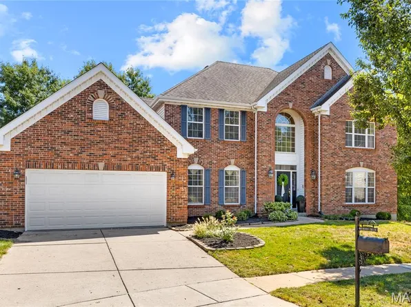 1015 Nooning Tree Dr, Chesterfield, MO 63017