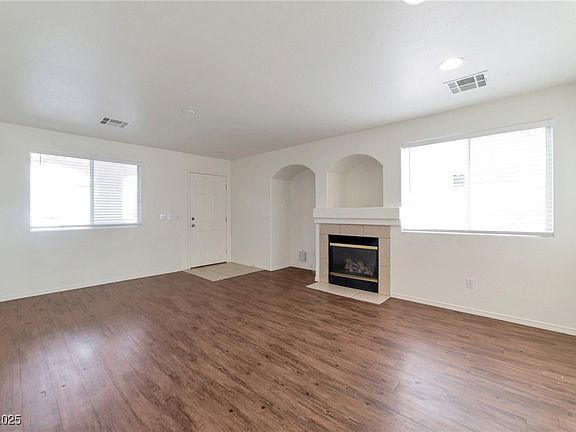 3rd image of 10673 Alondra Peak St