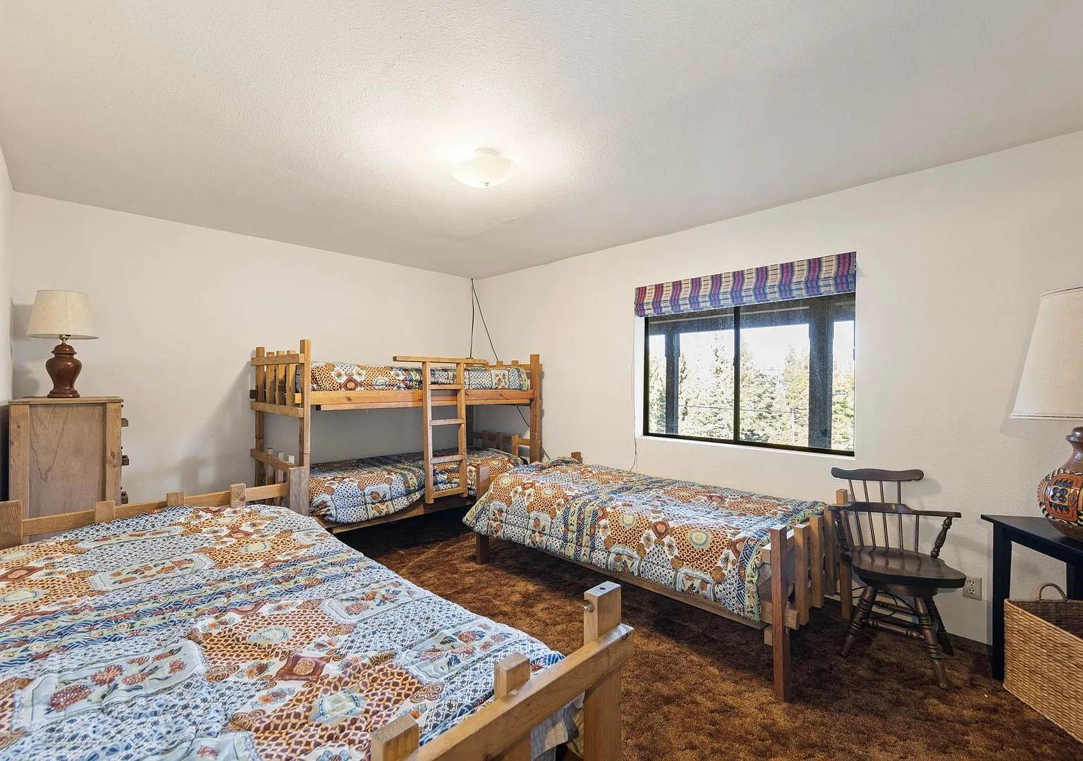 Fully Furnished 4-Bedroom, 3.5-Bathroom Home in Tahoe Hills — Photo 4