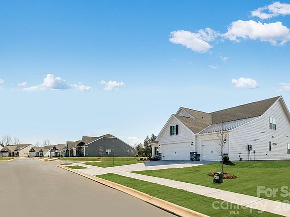 4th image of 5390 Redbud Rd #1
