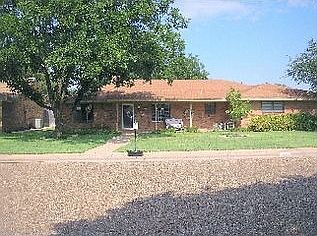 1st image of 102 Willow Cir