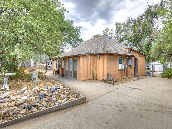 3rd image of 708 W 10th St