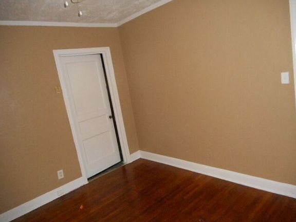 5th image of 991 Prescott Blvd