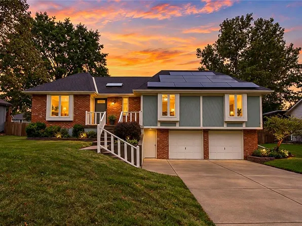 1204 SE 6th St, Lees Summit, MO 64063