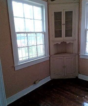 4th image of 2402 Pine St