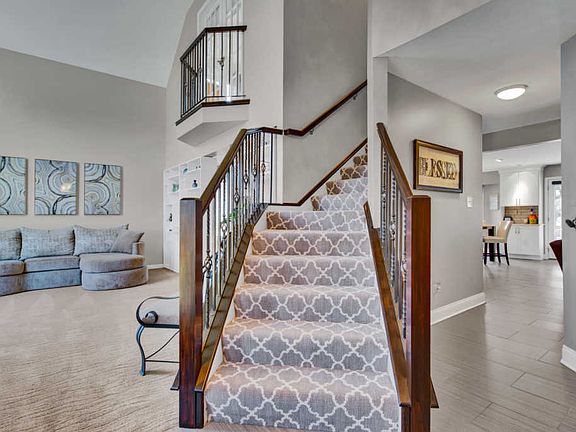 3rd image of 2925 Royal Ct