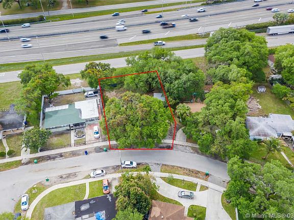 3rd image of 2440 NW 168th St
