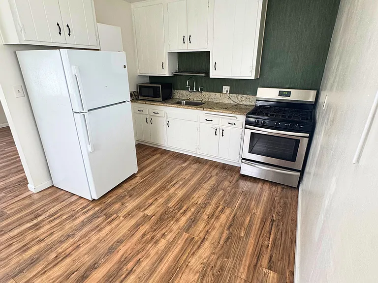 2424 24305 India Street 2429 2435.5 Kettner Blvd — Photo 9