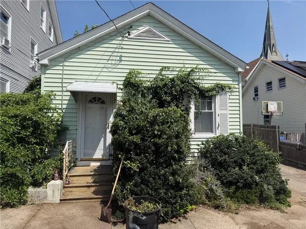 5 Brown St, Pawtucket, RI 02860
