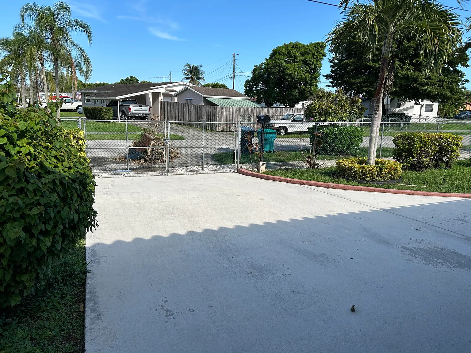 3 bed, 2.0 bath, 2292 sqft, $3,600 — Photo 2