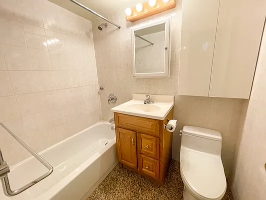 Rented by City Connections Realty | media 9