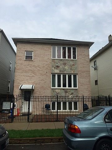 1st image of 3056 N Avers Ave #1