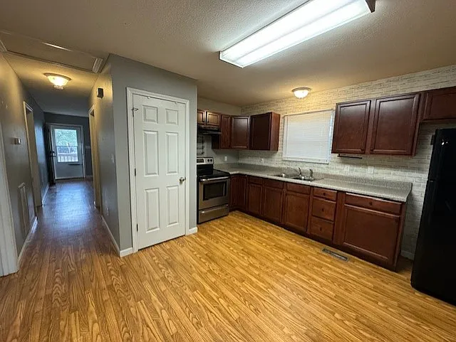 287 W. Watt St - FL - 1 — Photo 2