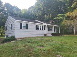 15 Dauntless Ln, Plaistow, NH 03865