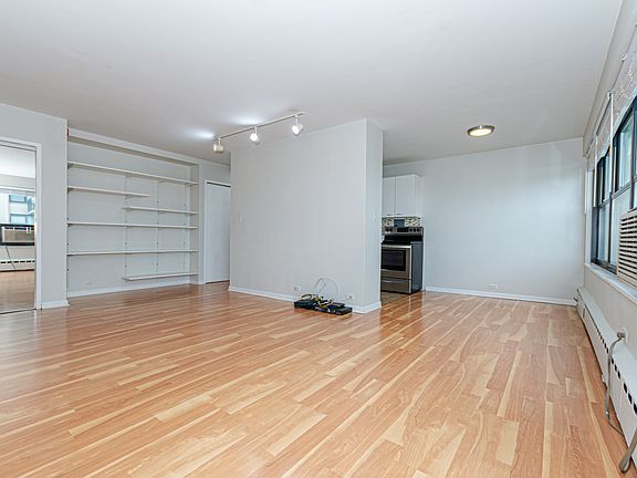 4th image of 3420 N Lake Shore Dr APT 10H
