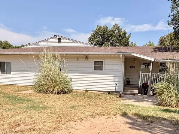 1302 E 95th Ave, Hutchinson, KS 67502
