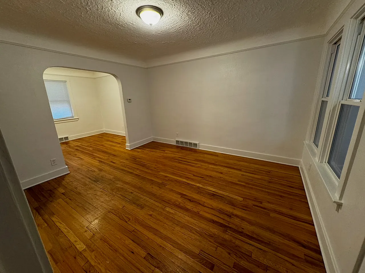 2 bed, 850 sqft, $1,250 — Photo 4